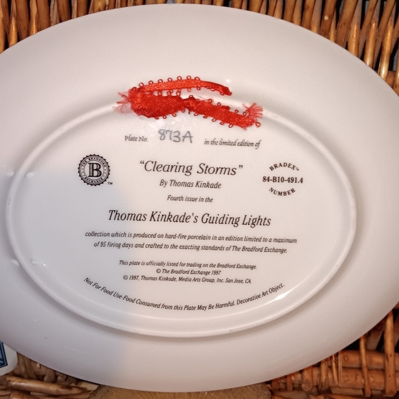 Comemoritive Plate By: Thomas Kinkade " The Light Of Peace " - Picture 2 of 5